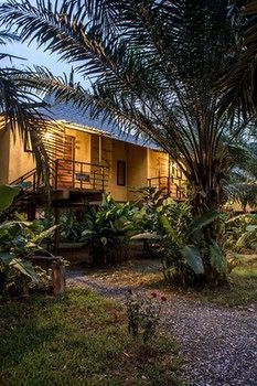 Anurak Community Lodge Phanom Extérieur photo